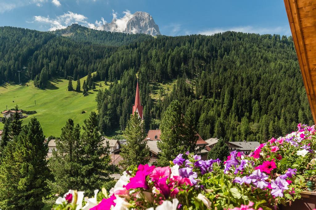 Hotel Dorfer Alpine&Charming Selva di Val Gardena Habitación foto