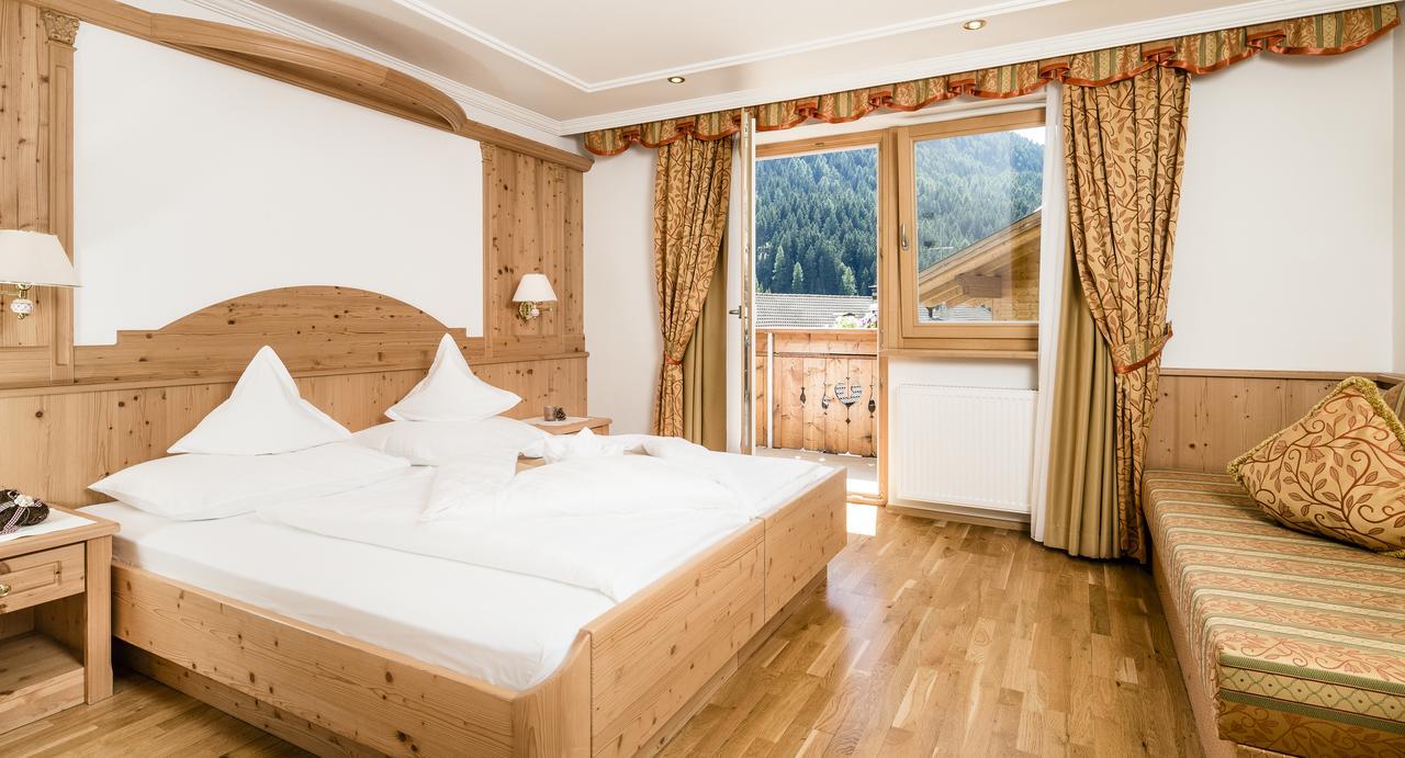 Hotel Dorfer Alpine&Charming Selva di Val Gardena Exterior foto